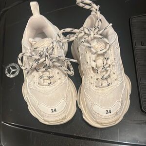 Stylish White Sneakers with Black Accents